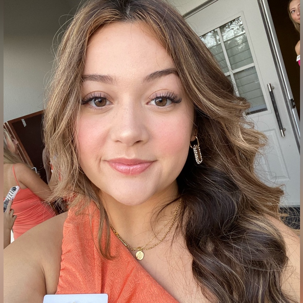 Meet your Posher, Madison